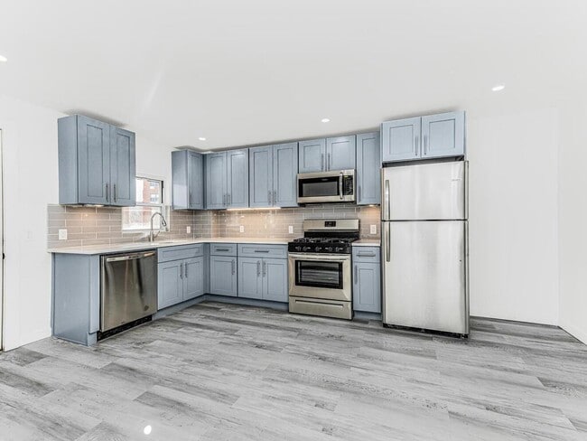 property at 136 Cortlandt St