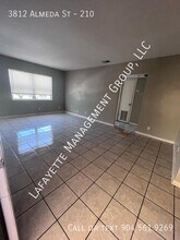 3812 Almeda St-Unit -210 in Jacksonville, FL - Building Photo - Building Photo
