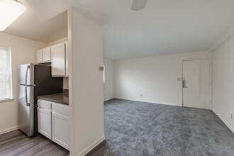 Boston Crossing in Baltimore, MD - Building Photo - Interior Photo