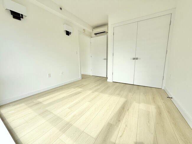 227 Clarkson Ave in Brooklyn, NY - Foto de edificio - Building Photo