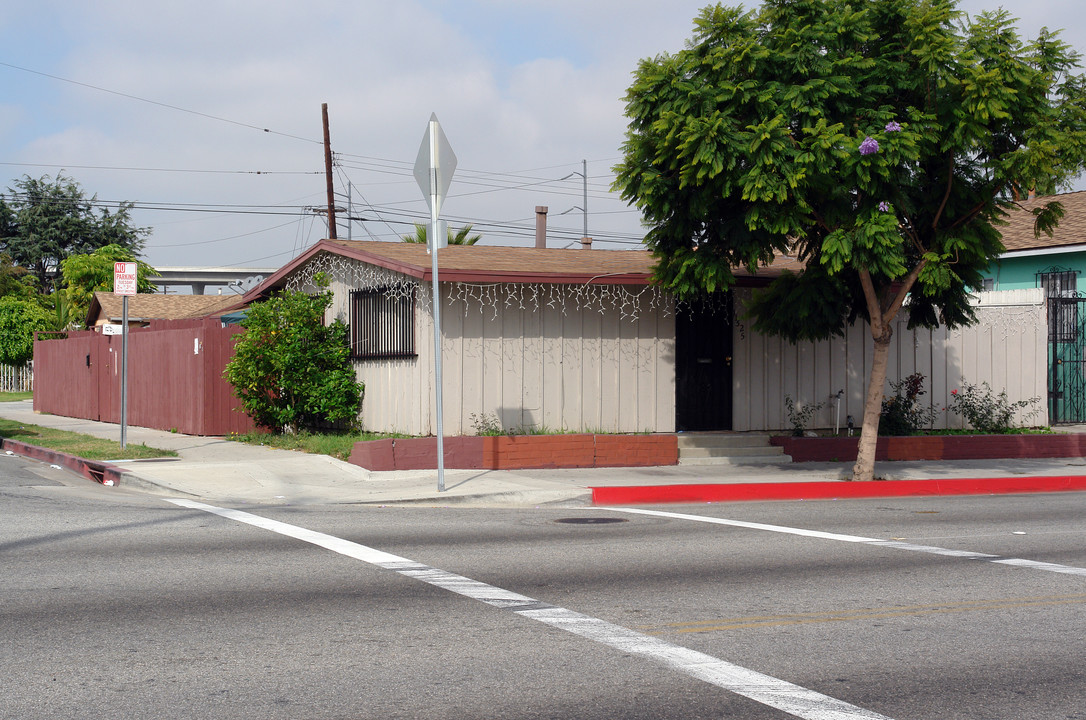 11525 Inglewood Ave in Hawthorne, CA - Building Photo