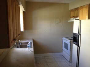 1017 NW 11th Ct in Fort Lauderdale, FL - Building Photo - Building Photo