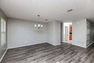 1625 Creekridge Ct in Rockwall, TX - Foto de edificio - Building Photo