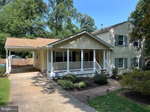 2234 Senseney Ln in Falls Church, VA - Building Photo - Building Photo