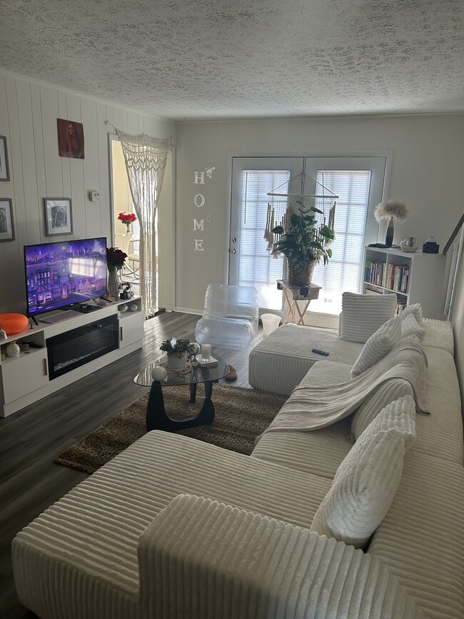 property at 2535 W Monroe St