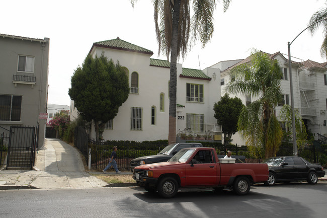 222 S Kenmore Ave in Los Angeles, CA - Foto de edificio - Building Photo
