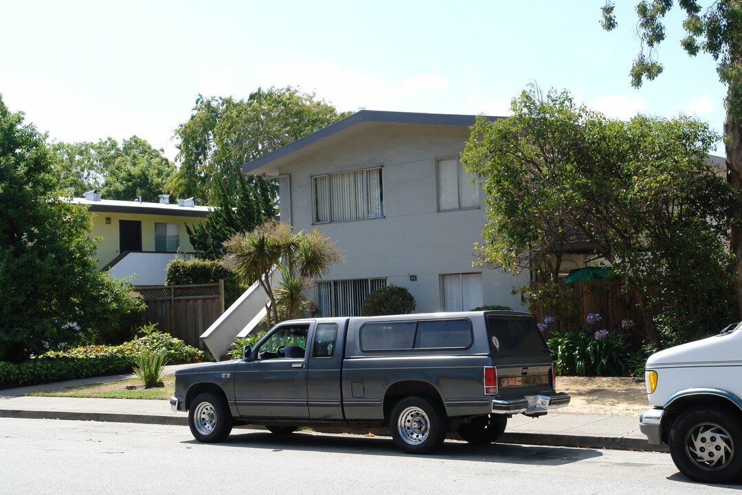 512 19th Ave in San Mateo, CA - Building Photo