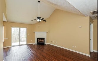 231 Cobbler Dr in Newnan, GA - Building Photo