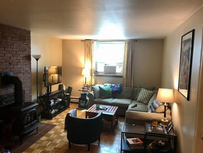 99 W Fourth St in Boston, MA - Building Photo - Building Photo