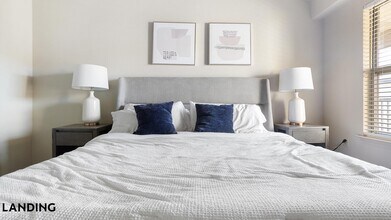 701 W 101st Pl S in Jenks, OK - Foto de edificio - Building Photo