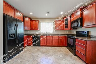 2472 E Boston St, Unit 106 in Gilbert, AZ - Building Photo