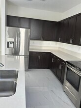 185 SW 185th Way in Pembroke Pines, FL - Building Photo - Building Photo