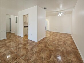 201 SW 30th Ct in Miami, FL - Building Photo - Building Photo