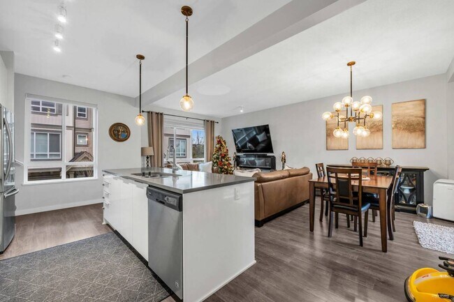 30930 Westridge Pl in Abbotsford, BC - Building Photo - Building Photo