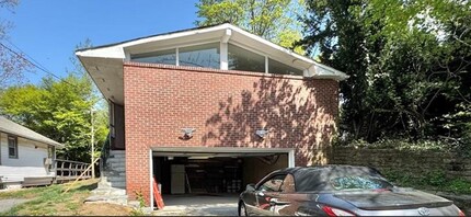 3 Spring Ln in Great Neck, NY - Building Photo - Building Photo
