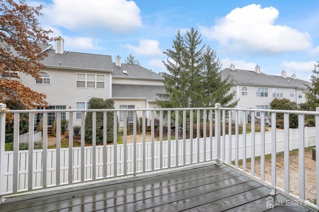 1707 Ridgeview Ct in Sayreville, NJ - Building Photo - Building Photo