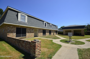 2610 NE Evangeline Thruway in Lafayette, LA - Building Photo