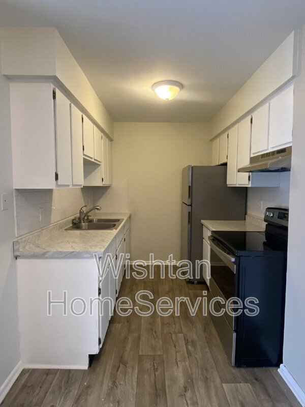 204 Charleston Blvd in Macomb, IL - Building Photo - Building Photo