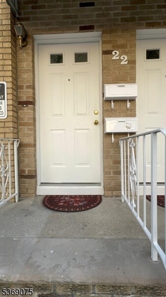22 E Price St in Linden, NJ - Building Photo
