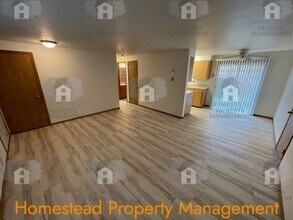 534 NE Dallas Dr in Dallas, OR - Building Photo - Building Photo