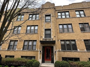 1360 W Estes Ave, Unit 2N in Chicago, IL - Building Photo - Building Photo
