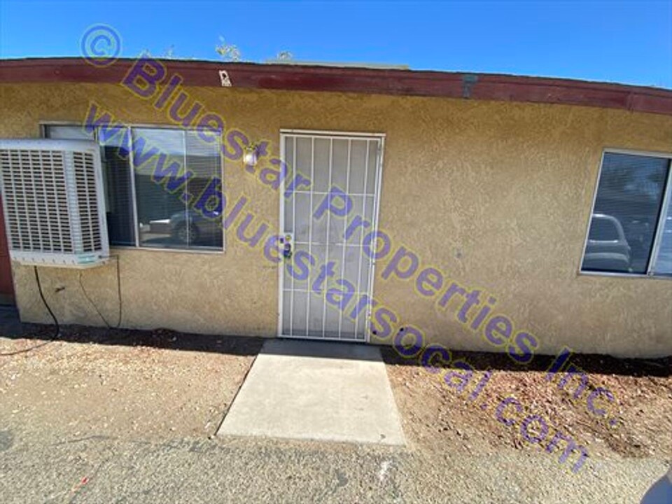 11252 Chaparral Ave in Adelanto, CA - Building Photo