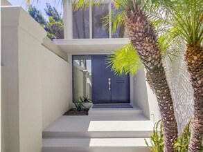 22 Half Moon Bend in Coronado, CA - Building Photo - Building Photo