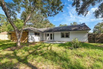 345 Maple Ln in Conroe, TX - Building Photo - Building Photo