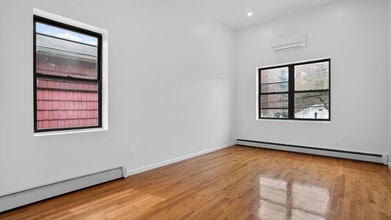 1111 Sheepshead Bay Rd, Unit 2F in Brooklyn, NY - Foto de edificio - Building Photo