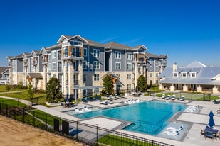Lakeside Row Apartments in Cypress, TX - Building Photo