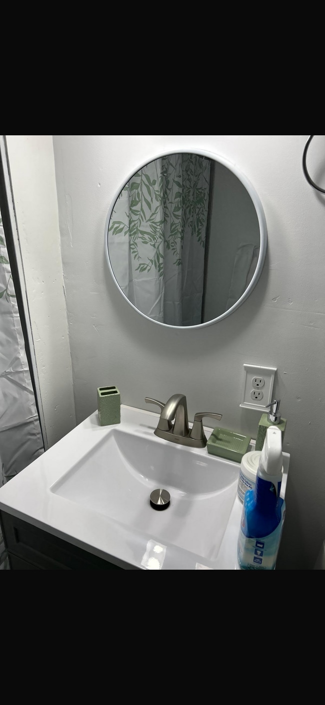 1617 York St in Utica, NY - Building Photo - Building Photo