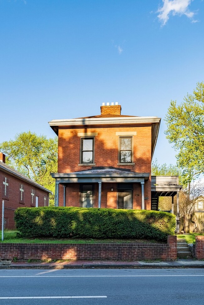 property at 834 Summit St