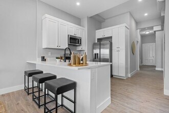 390 Meridian St, Unit 1 in Boston, MA - Building Photo - Building Photo