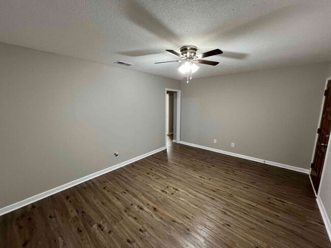 2604 Briar Ave SW in Decatur, AL - Foto de edificio - Building Photo