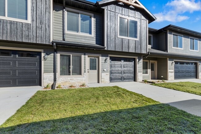 Chestnut Ridge in Brandon, SD - Building Photo - Building Photo