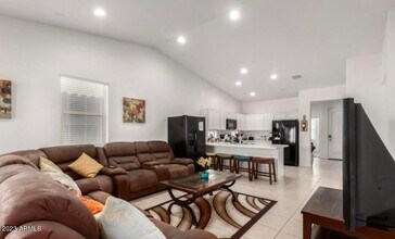 12356 W Orangewood Ave in Glendale, AZ - Building Photo - Building Photo