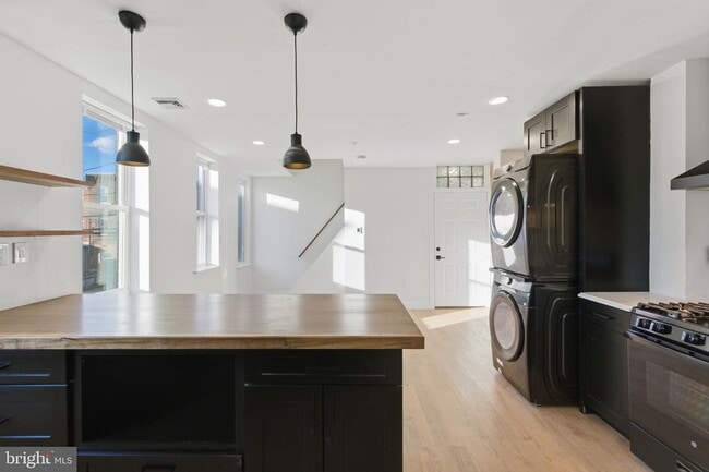 property at 2738 Poplar St