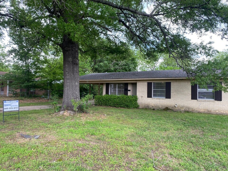 404 N Lindsey St in New Boston, TX - Building Photo