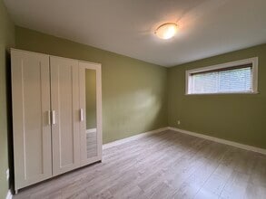 3935 Southwood St in Burnaby, BC - Building Photo - Building Photo