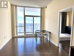 70 Forest Manor Rd in Toronto, ON - Building Photo - Building Photo