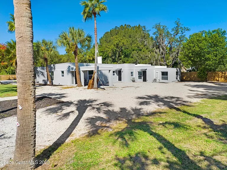840 Adger Smith Ln, Unit B in Melbourne, FL - Building Photo