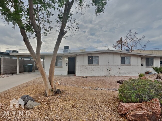 property at 2320 N 51st Pl