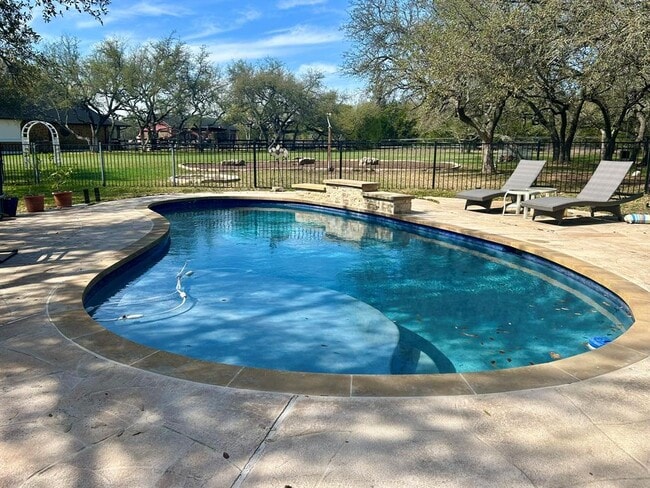 121 Post Oak Ln in Driftwood, TX - Building Photo - Building Photo