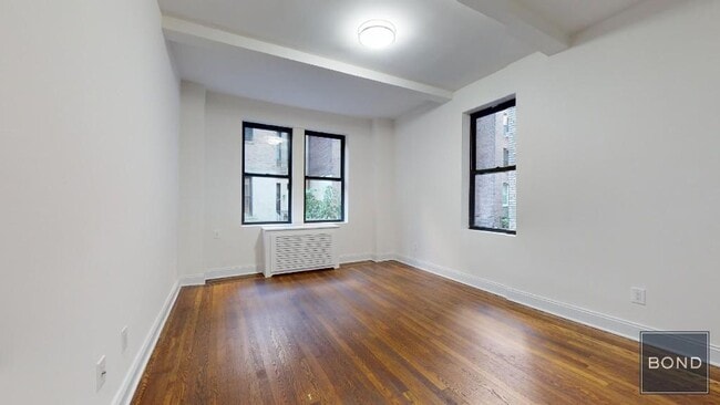 property at 25 W 68th St