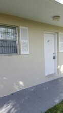 1501 Crescent Cir in North Palm Beach, FL - Building Photo - Building Photo