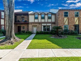 1144 N Kirkwood Rd in Houston, TX - Building Photo