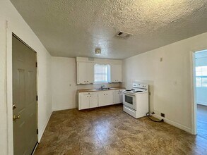 2335 Green in Port Arthur, TX - Building Photo - Building Photo