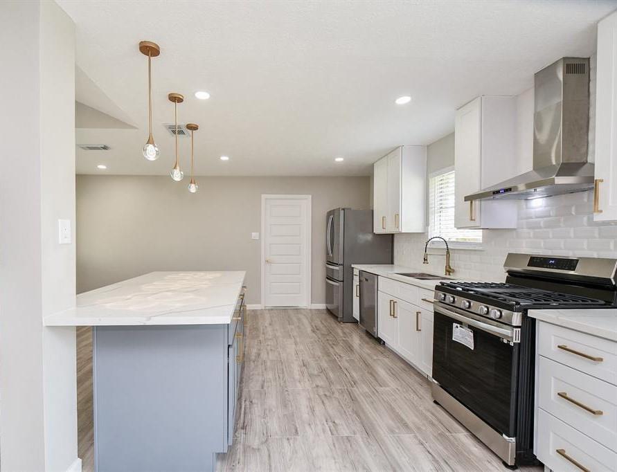 2810 Dove Country Dr in Stafford, TX - Building Photo