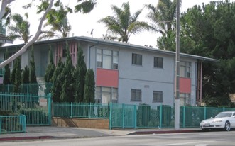 821 Centinela Ave in Inglewood, CA - Building Photo - Building Photo