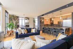 201 S 11th St in Minneapolis, MN - Building Photo